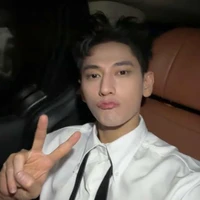 ttttt/ ggg 😃 ( vợ lsaac )