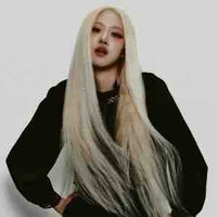 Rosé(bạn thân H)