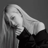 PARK CHAEYOUNG (Rosé)