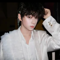 Vương Lỗ Kiệt(K)