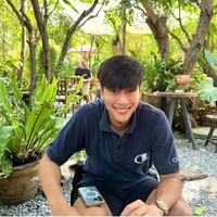 Apirak(bạn thân bank)