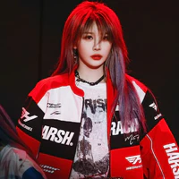 Trần Kha - cô