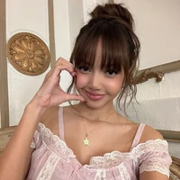 Lisa ( L)