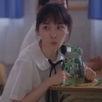 Phó Dao-bạn kế bên bàn Tại Tại