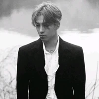Dong Young Bae 🌞