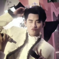 HUỲNH HOÀNG HÙNG (HÙNG HUỲNH) 