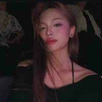 Phan Hoàng Thuý Vy - Vlary