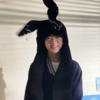 Trương Hàm Thụy - Y