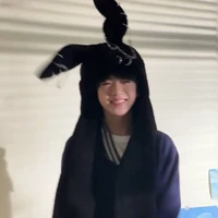 Trương Hàm Thụy - Y