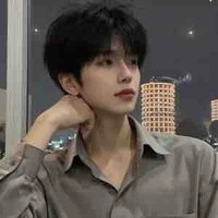 Đàm Hưng Uyển Thiên