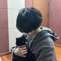Trương Hàm Thụy_T