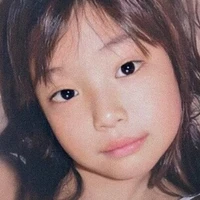 Kim Jennie (lúc nhỏ) - em