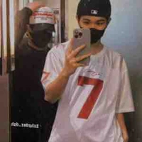 Lúc bth lúc hong ><