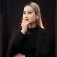 liên hoàng(lilalu) chị hai thuỳ chi