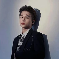 ngân/4/