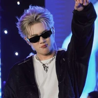 CapTion Boy ( Bạn E )