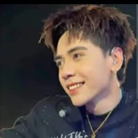 q. hùng