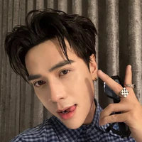 Lê Quang Hùng (phone)