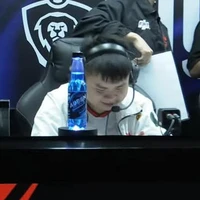 Gray_Khưu Khắc Bình