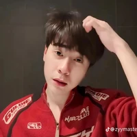 q. hùng