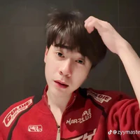 q. hùng