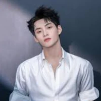 Hùng Huỳnh 