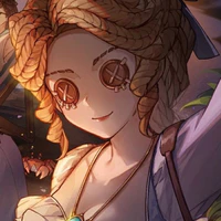 Journalist / Alice