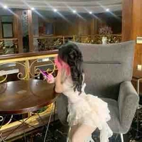 Hồng Nhung