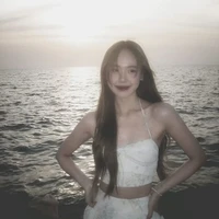 June Wanwimol -Nàng