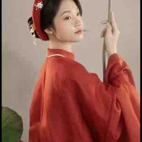 Mẹ cậu.