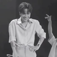 Lê Quang Hùng (phone)