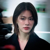 Emi Thasorn Klinnium_Cô