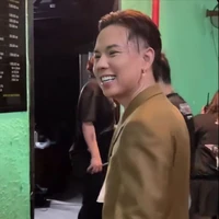 Thế Anh-Andree Right Hand