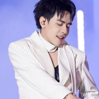 Lê Quang Hùng {ngoài đời}