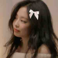 kim jennie ( em )