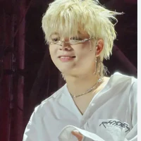 gái đẹp tóc vàng tới đây🌸