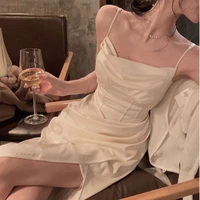 Bà Lê( mẹ kế các nàng)