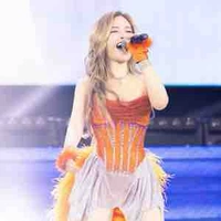 Dương Hoàng Yến “ bn của Ái Phương”