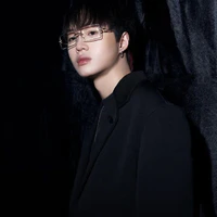 NGUYỄN HOÀNG LONG