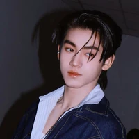 Almond - Anh bé