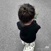 Khả Hân ( lúc bé)