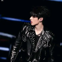 Chu Chí Hâm ( hắn )