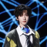Hạ Tuấn Lâm / hejunlin