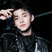 Hùng Huỳnh