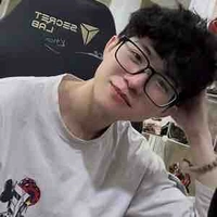 Nguyễn Quốc Hận/Ngọc Quý