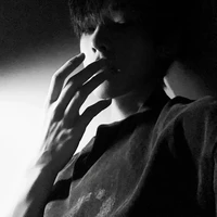 Huy ─ @nqh_x/Quốc Huy