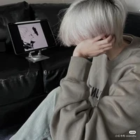 White ─ @trangtreodtrai/Whit3