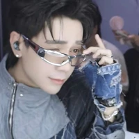 Lê Quang Hùng (Phone)