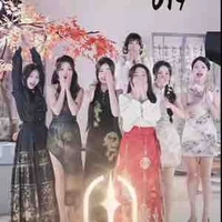 Cả nhóm ( trừ ai thì trừ :