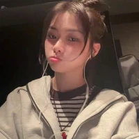 Nguyễn Lê Ngọc Ánh Sáng_aza